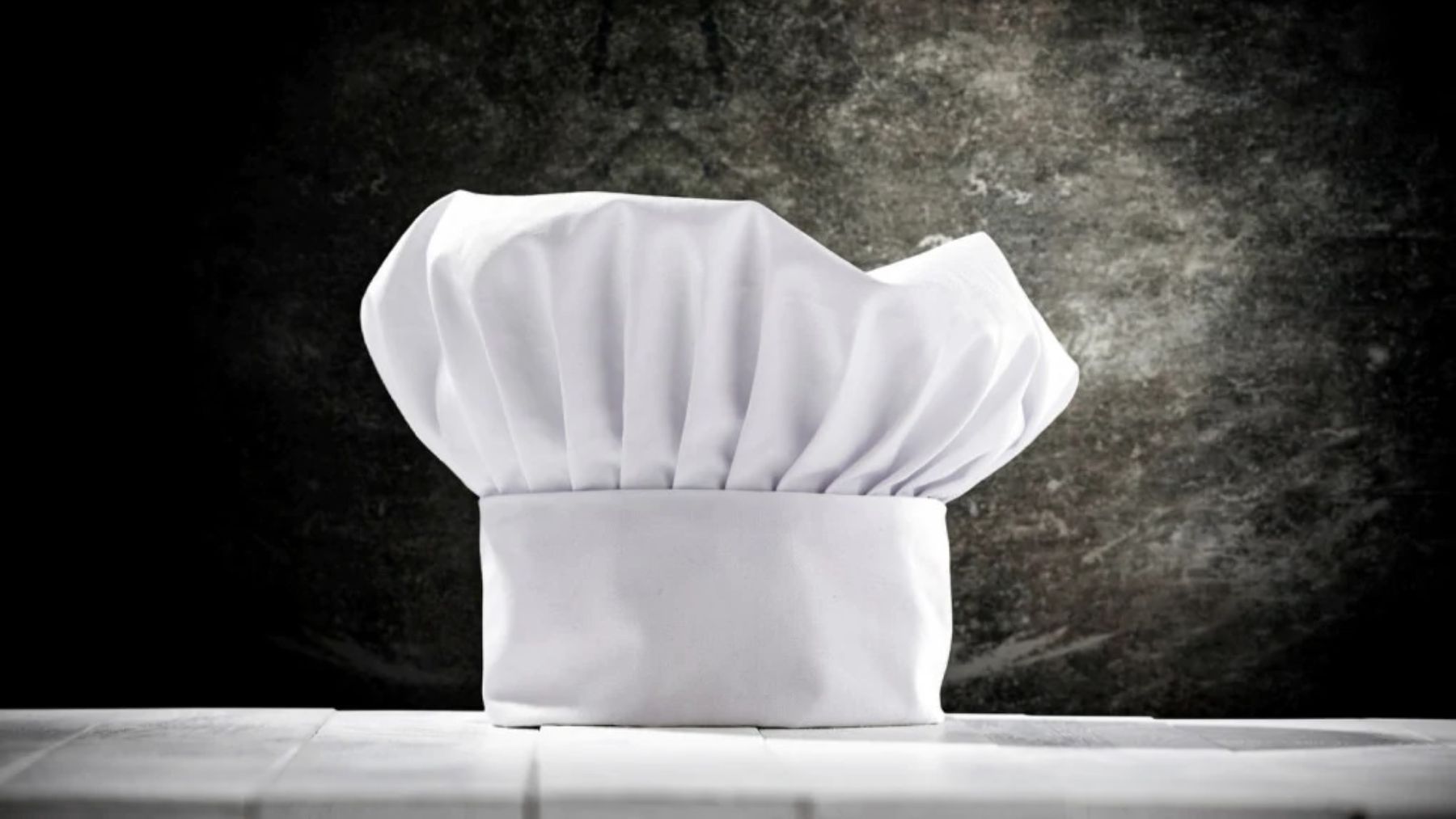 ¿Por qué los gorros de chef tienen un máximo de 100 pliegues?