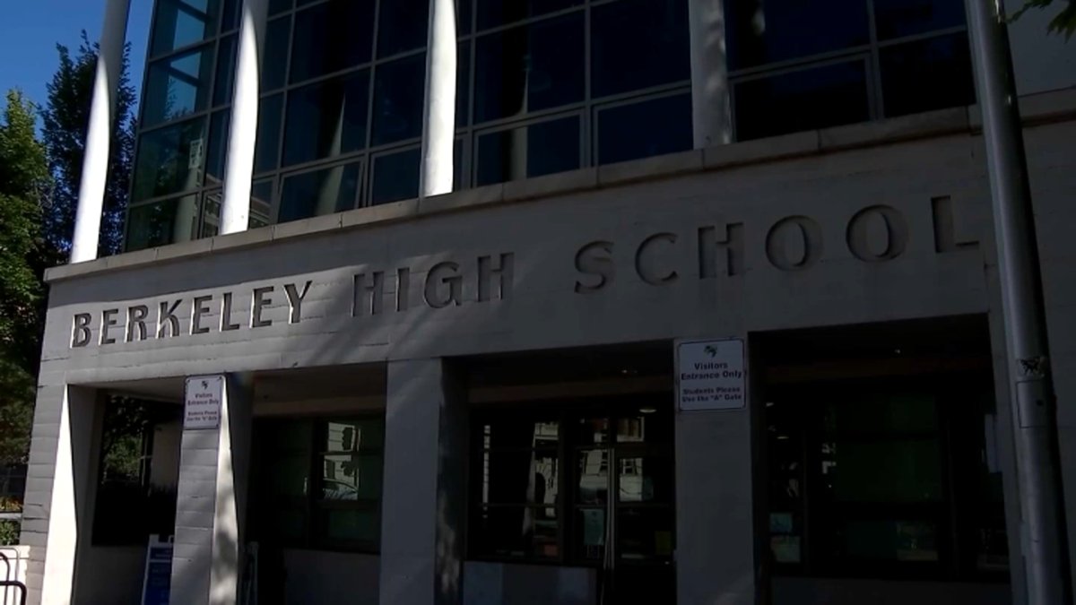 menor reclutaba a estudiantes para llevar a cabo un tiroteo masivo en escuela de Berkeley