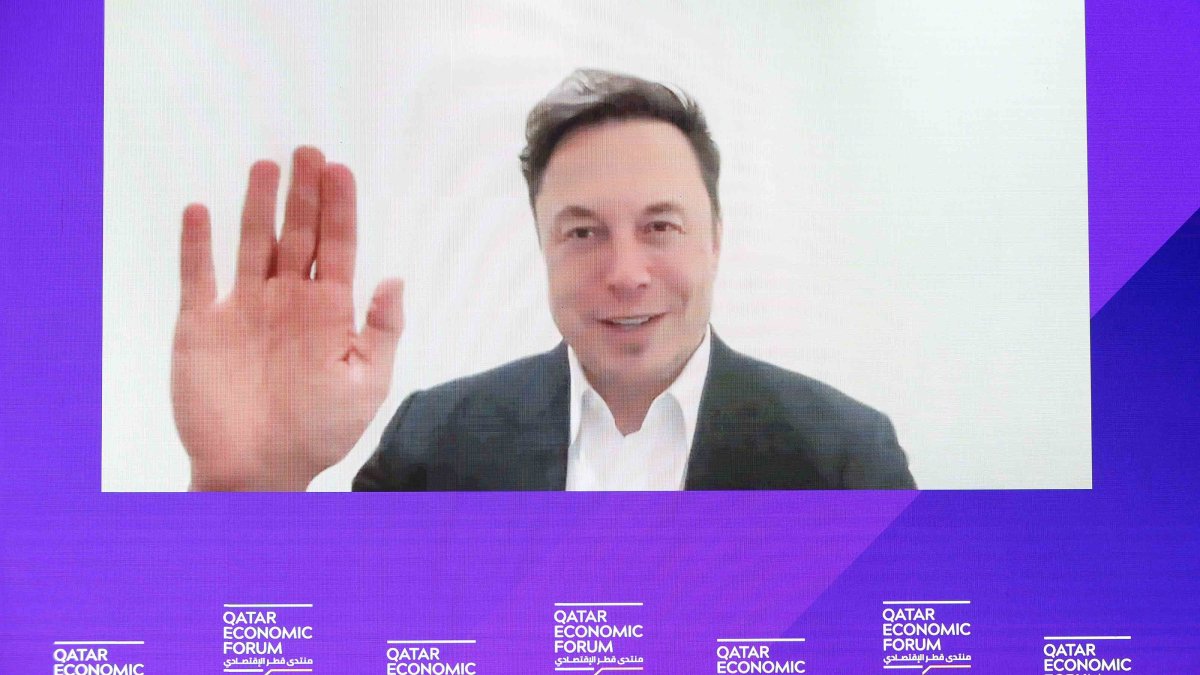 Elon Musk revela por qué Tesla despedirá un 3.5% de sus empleados de oficina