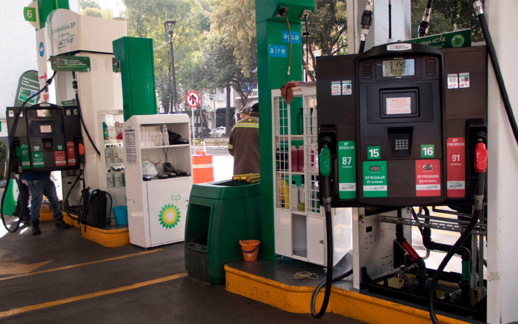 AMLO asegura que el subsidio a gasolinas está garantizado para todo el 2022