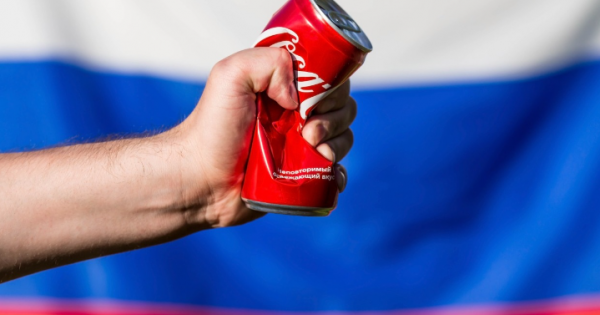 Ahora Rusia saca una versión propia de Coca-Cola: ya invade los locales de comida rápida