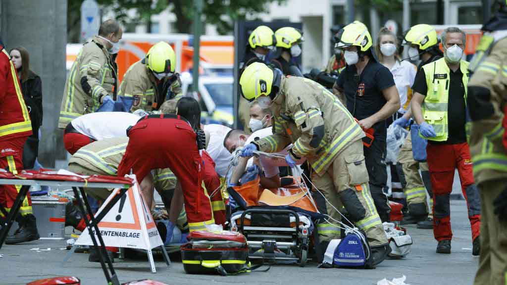Al menos una persona muerta y varios heridos después de que un vehículo arrollara a peatones en Berlín