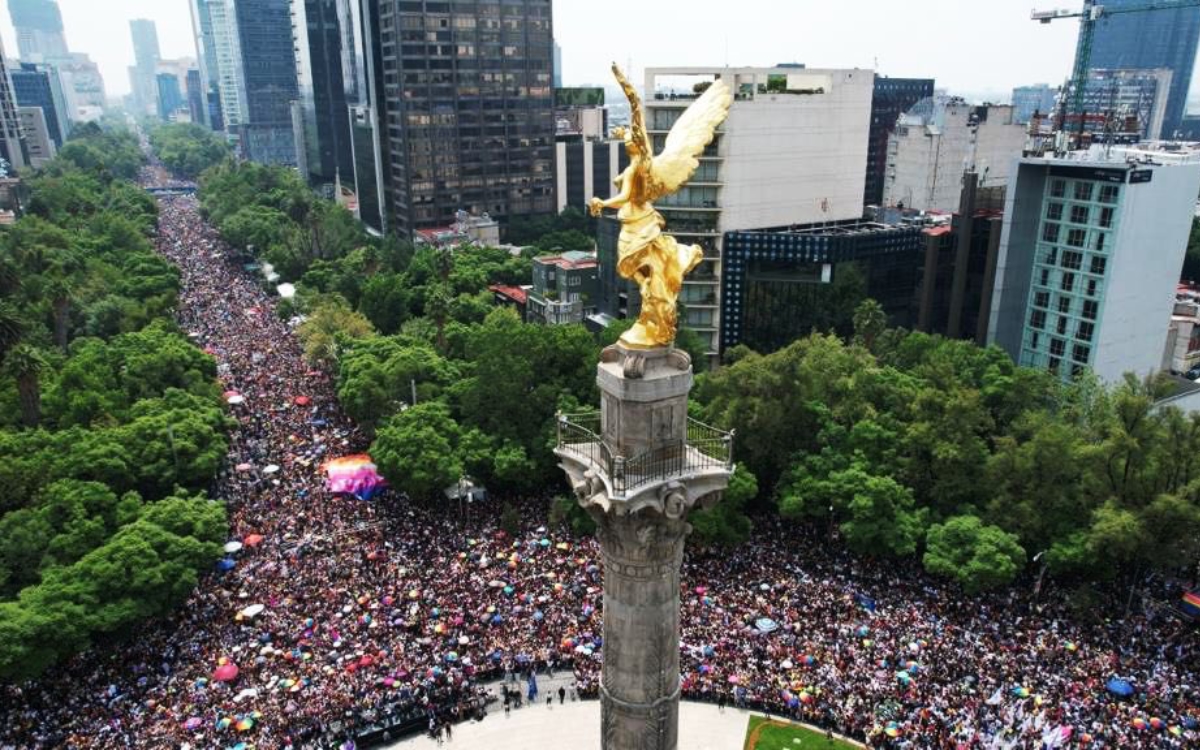 Asisten 250 mil personas a marcha LGBTTTIQ+ en CDMX | Galería