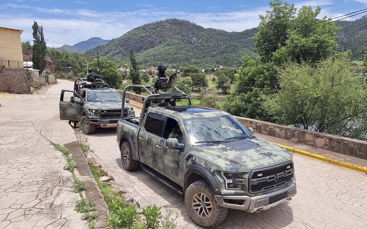 Chihuahua: Sedena despliega más de mil militares en Urique, tras asesinato de jesuitas y guía turístico
