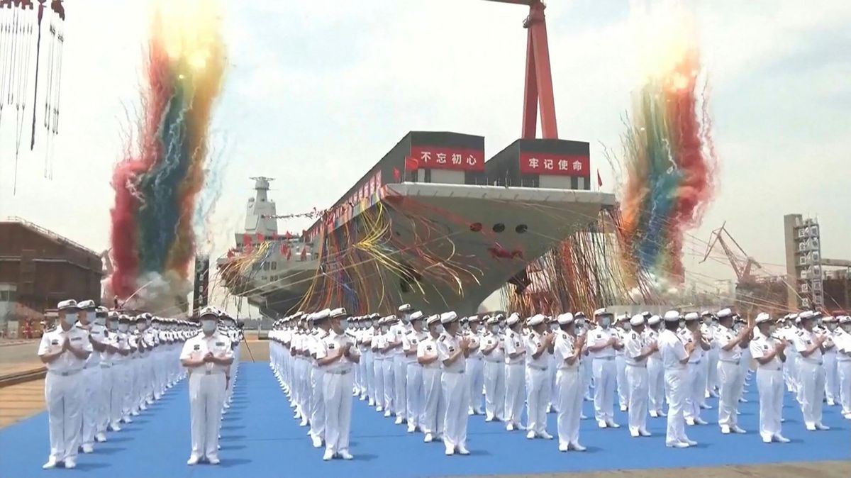 China se convierte en la segunda potencia militar en portaaviones al estrenar el ‘Fujian’