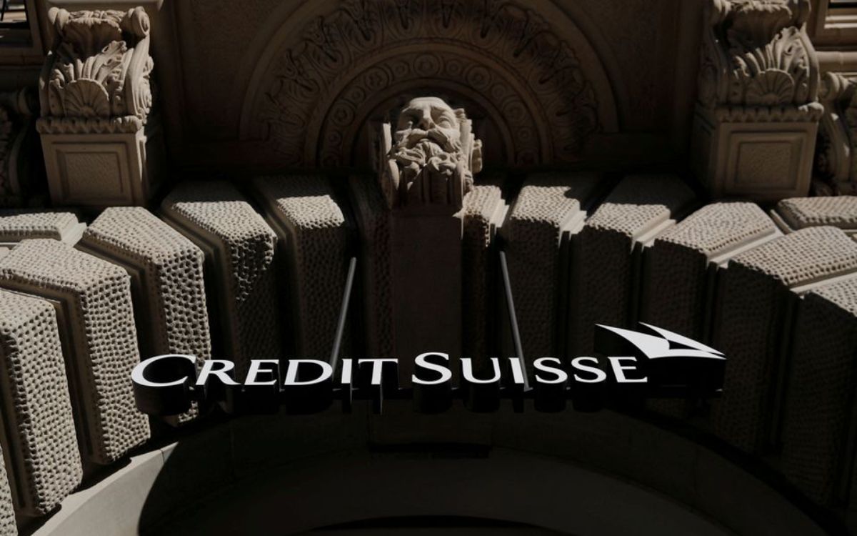Acciones de Credit Suisse con alza espectacular, tras anuncio de préstamo