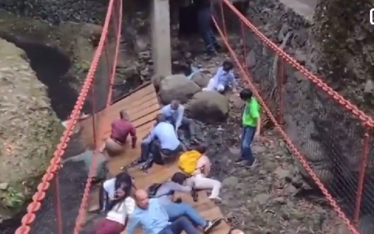 Colapsa puente colgante: alcalde de Cuernavaca y su esposa están entre los heridos | Video