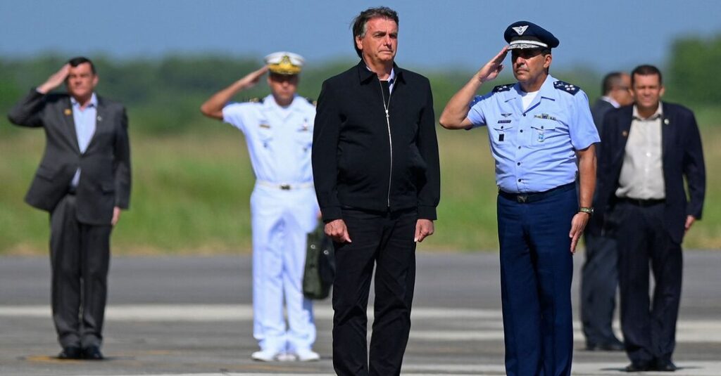 Cómo Bolsonaro está utilizando a los militares para desafiar las elecciones de Brasil