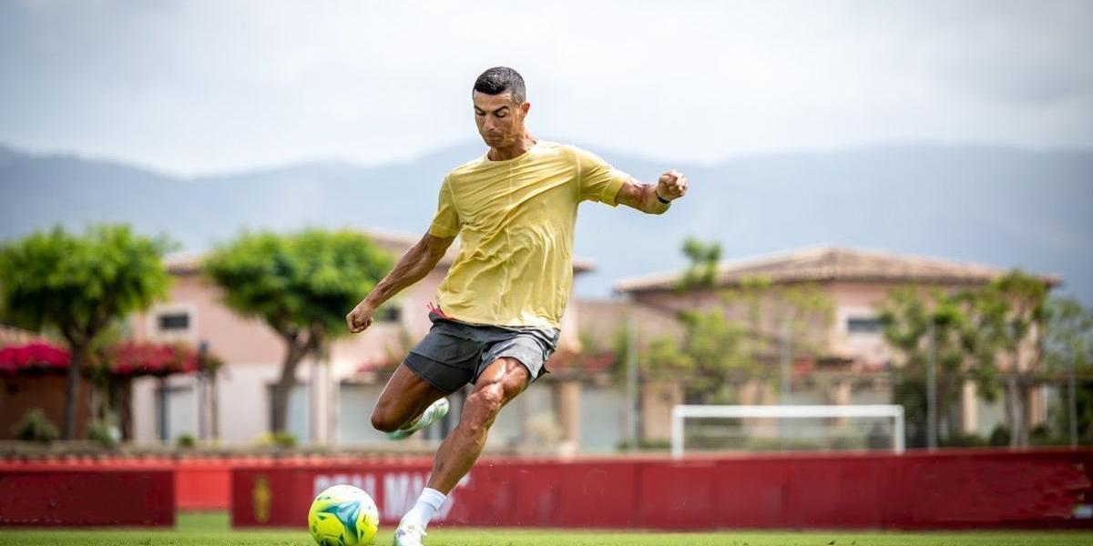 Cristiano Ronaldo se entrena en la Ciudad Deportiva del Mallorca