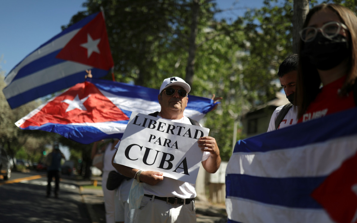 Dan hasta 25 años de cárcel a manifestantes por protestas de 2021 en Cuba