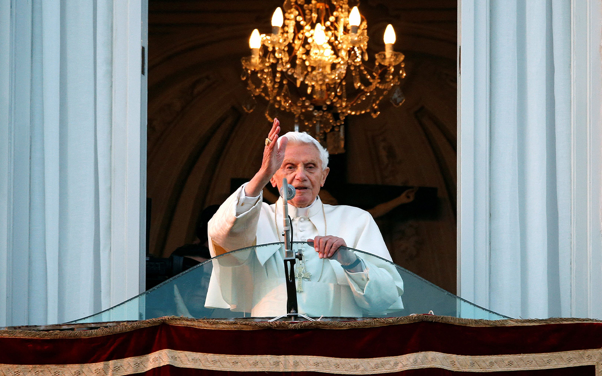 Denuncian a Benedicto XVI por no actuar contra clérigo acusado de pederasta; el caso está en un tribunal civil