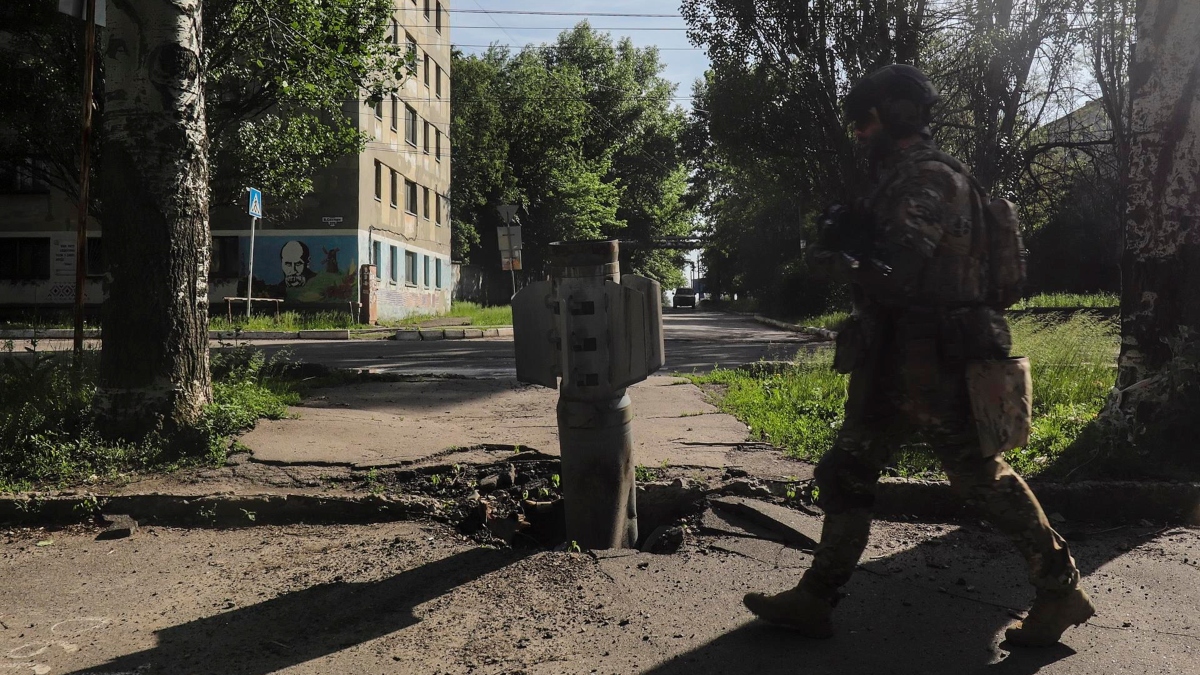 Edificios destrozados en Mariupol crean una “Caravana de la muerte”