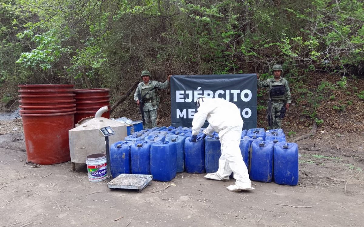 Ejército asegura un laboratorio de droga sintética en Sinaloa