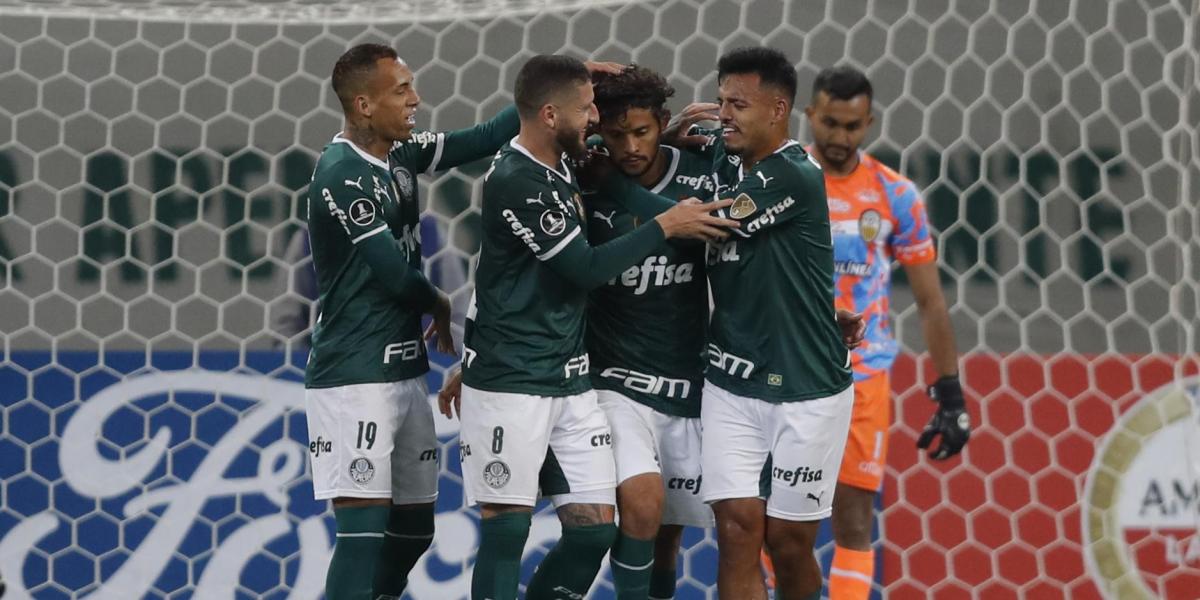 El Palmeiras recupera el liderato y pone en aprietos al Corinthians