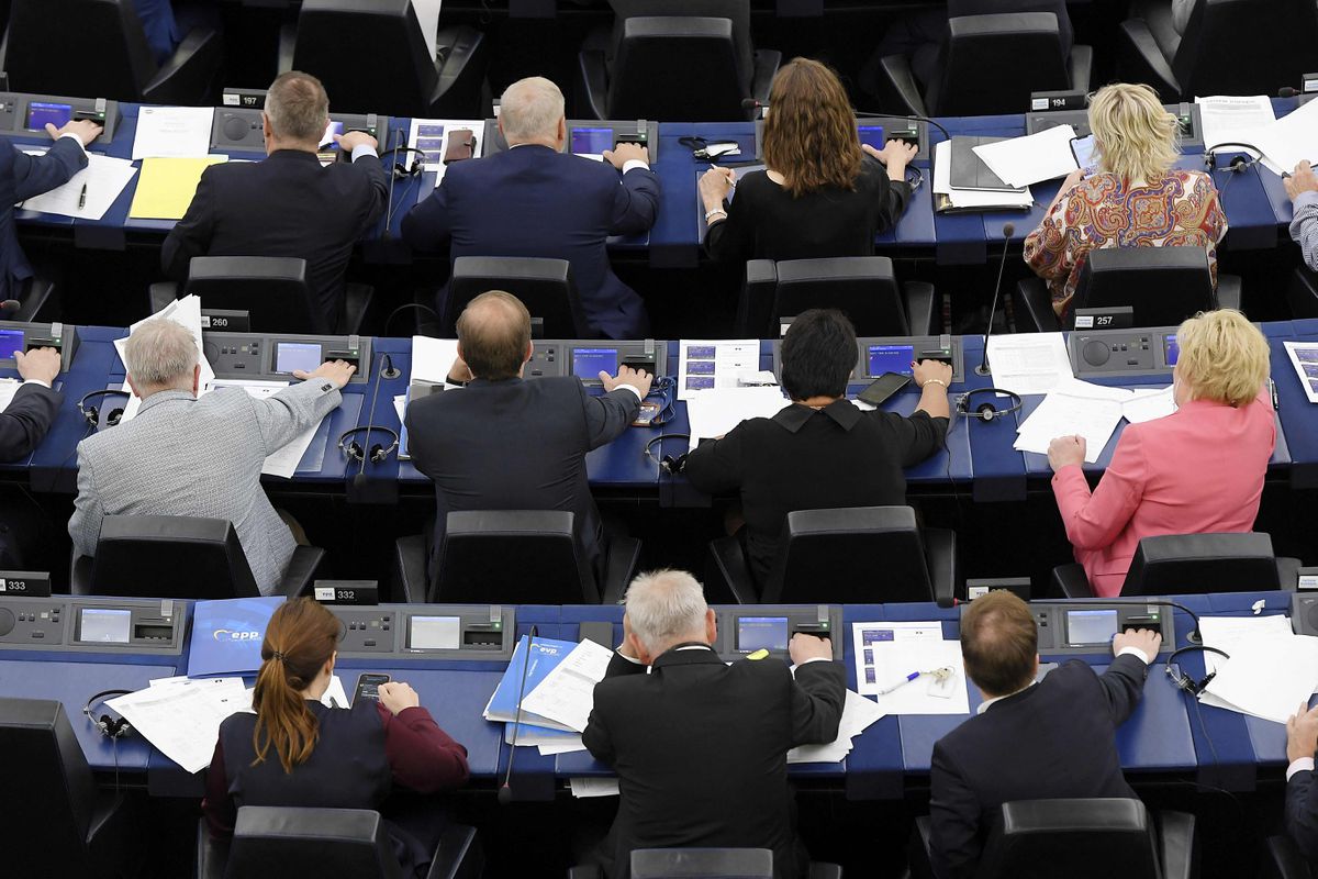 El Parlamento Europeo reclama el fin del veto en la UE para sortear a países como Hungría o Polonia