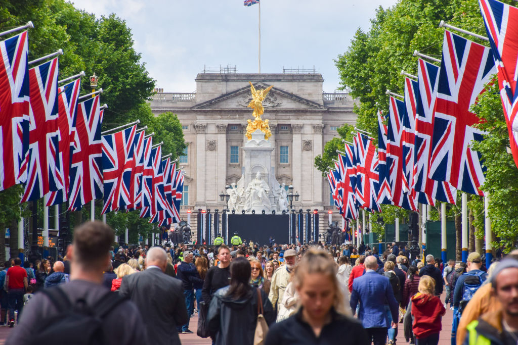 El Reino Unido se prepara para celebrar por lo alto los 70 años del reinado de Isabel II