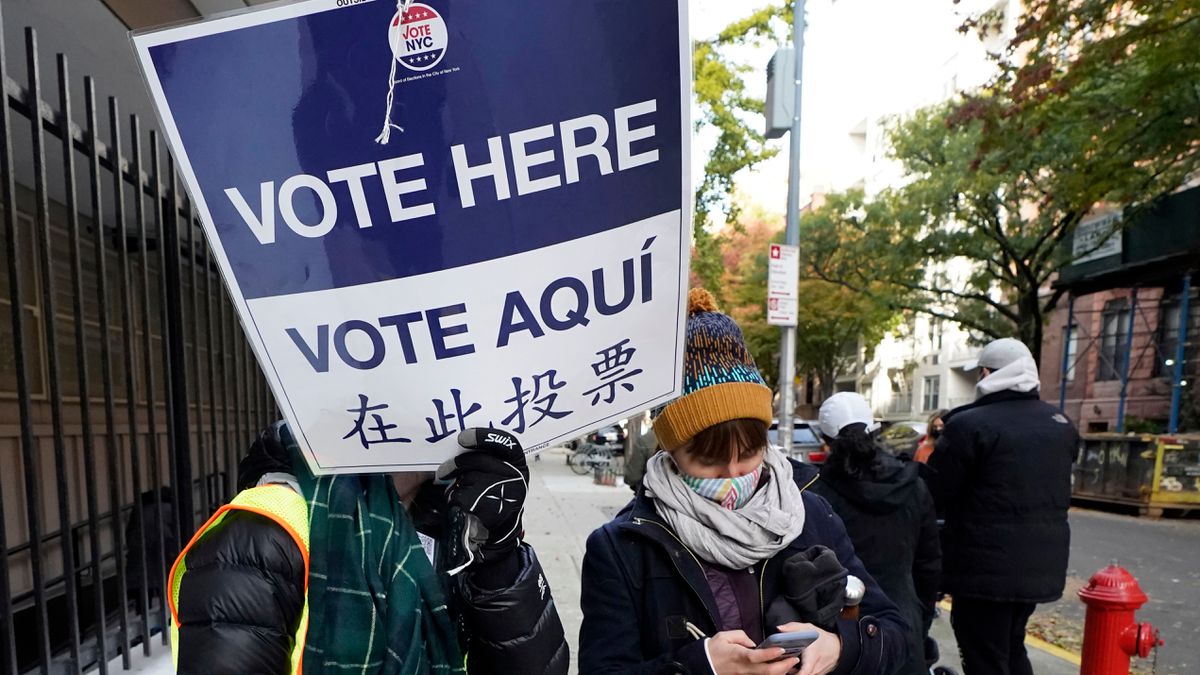 El Supremo de Nueva York revoca el derecho de voto en elecciones locales de 800.000 inmigrantes con papeles
