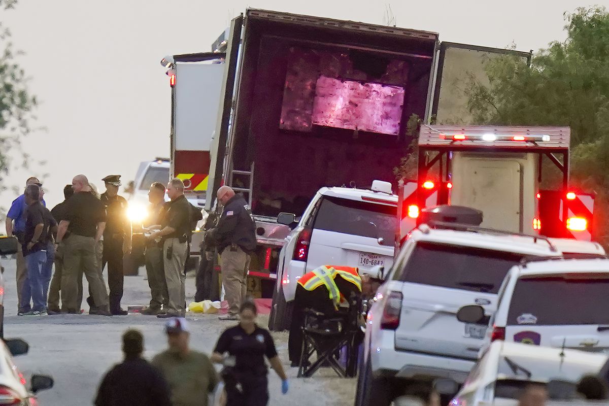 El tráiler de la tragedia de Texas pasó por dos controles de seguridad en EE UU sin que se detectara a los migrantes