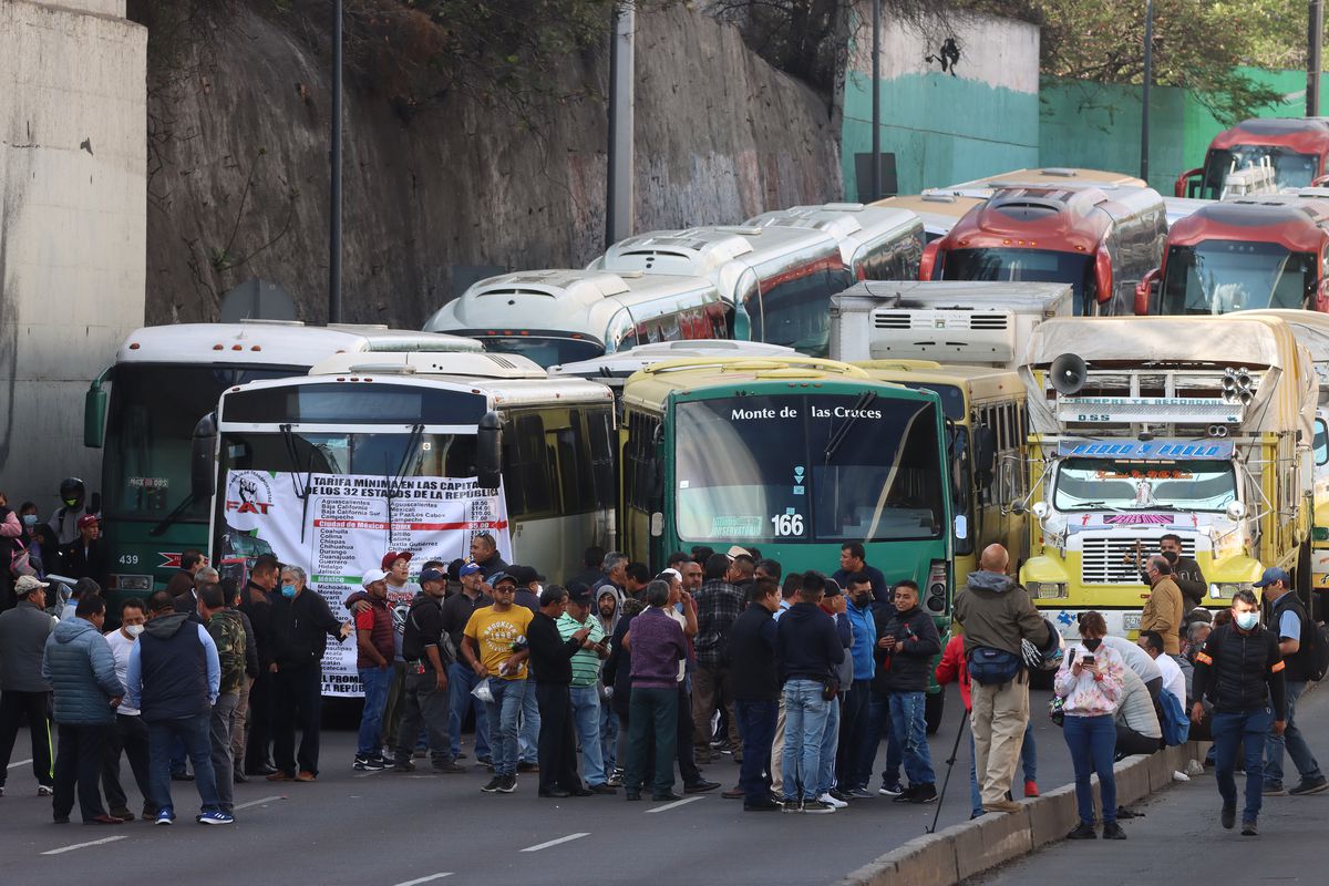 El transporte público en Ciudad de México sube su tarifa un peso tras las protestas de los chóferes