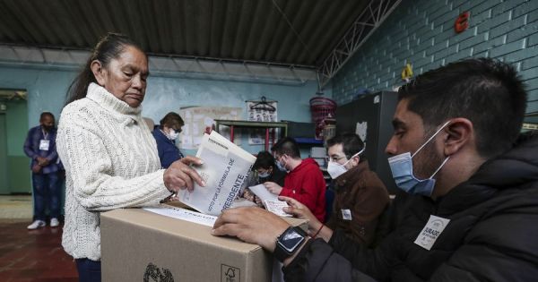 Elecciones presidenciales en Colombia, hoy segunda vuelta: reñida disputa entre Petro y Hernández