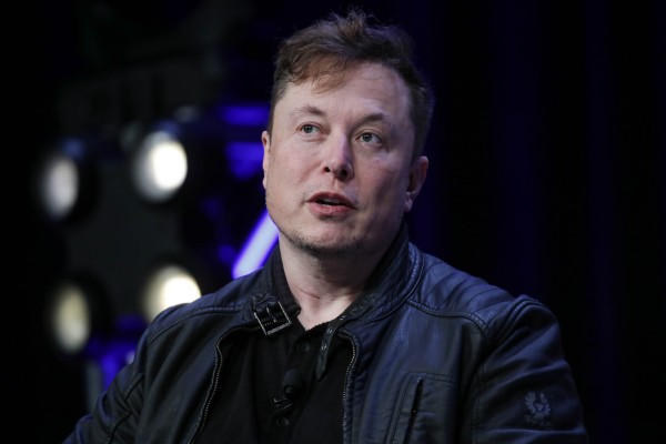 Elon Musk les dice a los empleados de Twitter que quiere participar en el producto