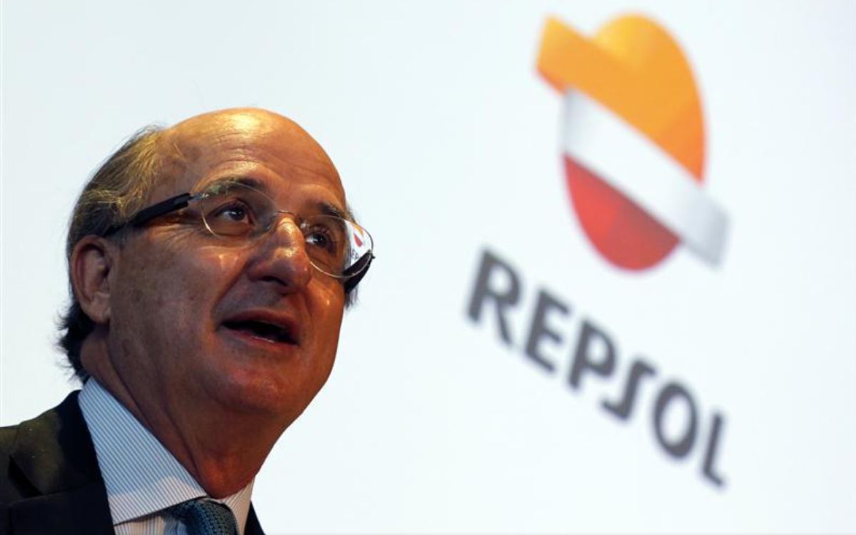 España archiva investigación por espionaje contra presidente de Repsol