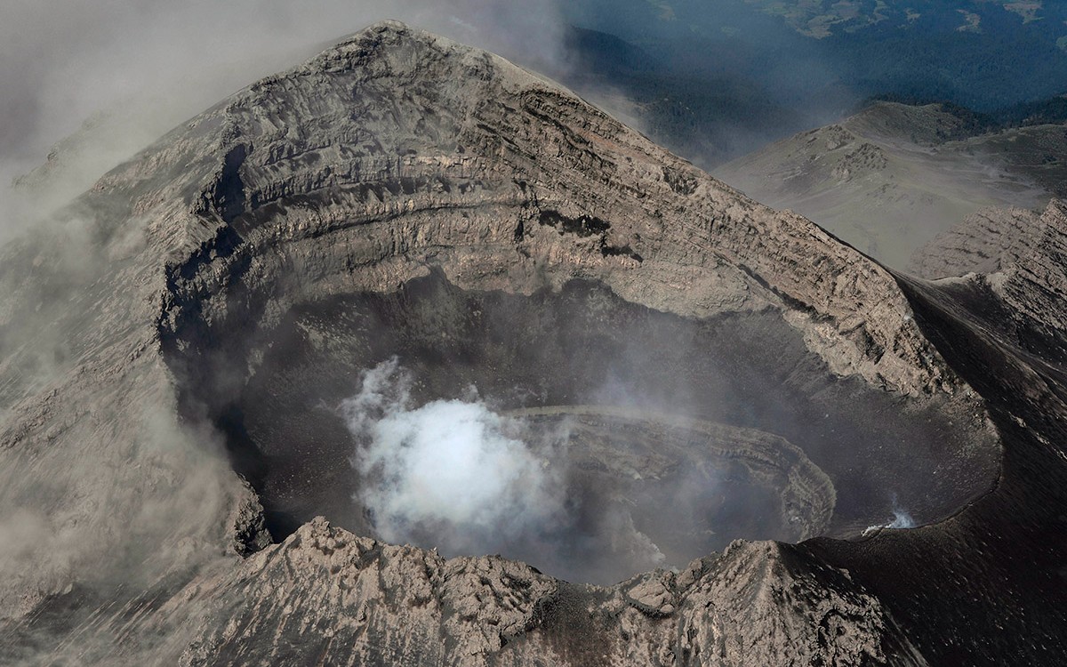 Fallece alpinista tras escalar clandestinamente el Popocatépetl | Video
