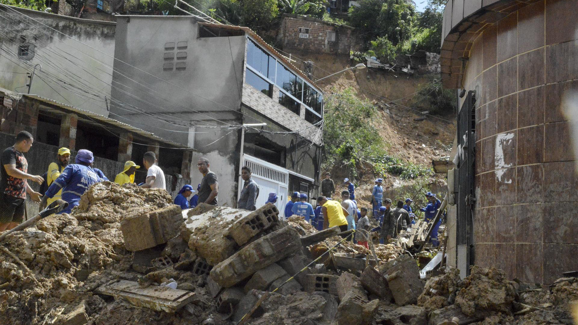 Inundaciones en Brasil dejan más de 120 muertos