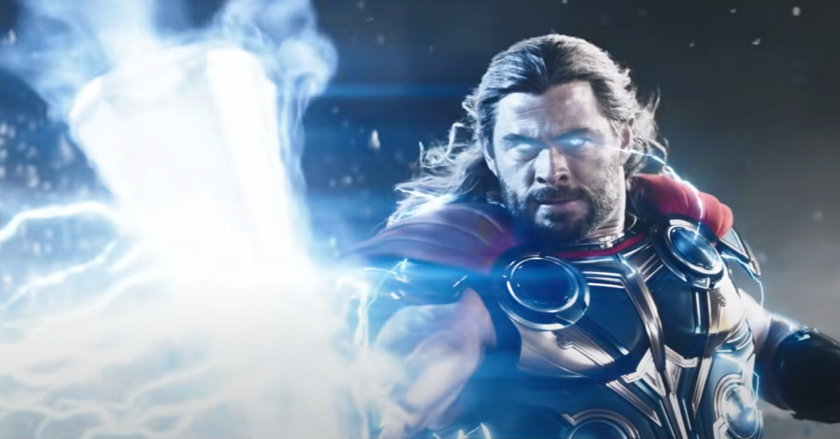 La estrella de Love and Thunder, Chris Hemsworth, agradece a los fanáticos de Marvel en New Legacy of Thor Featurette