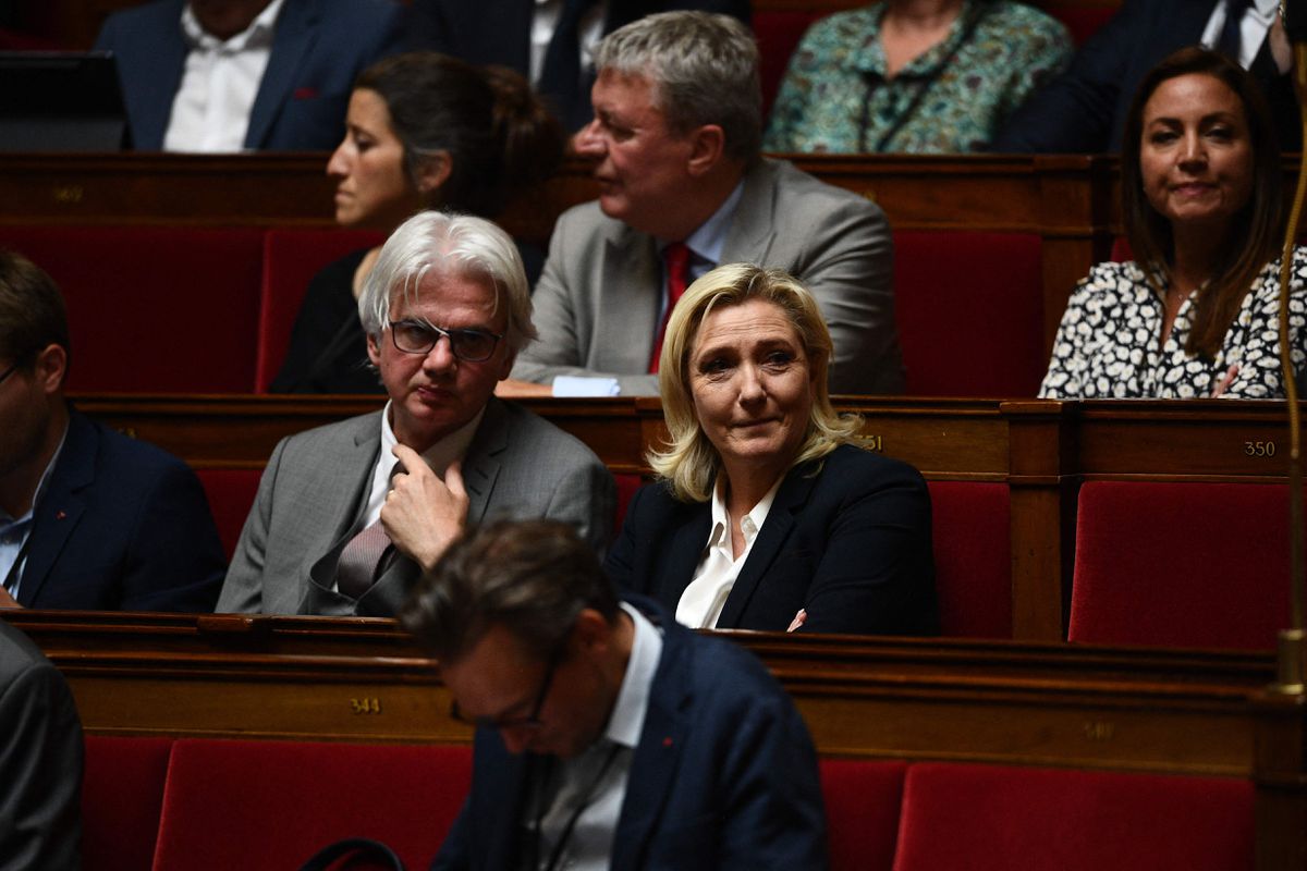 La extrema derecha hace valer su nueva fuerza en la Asamblea Nacional francesa