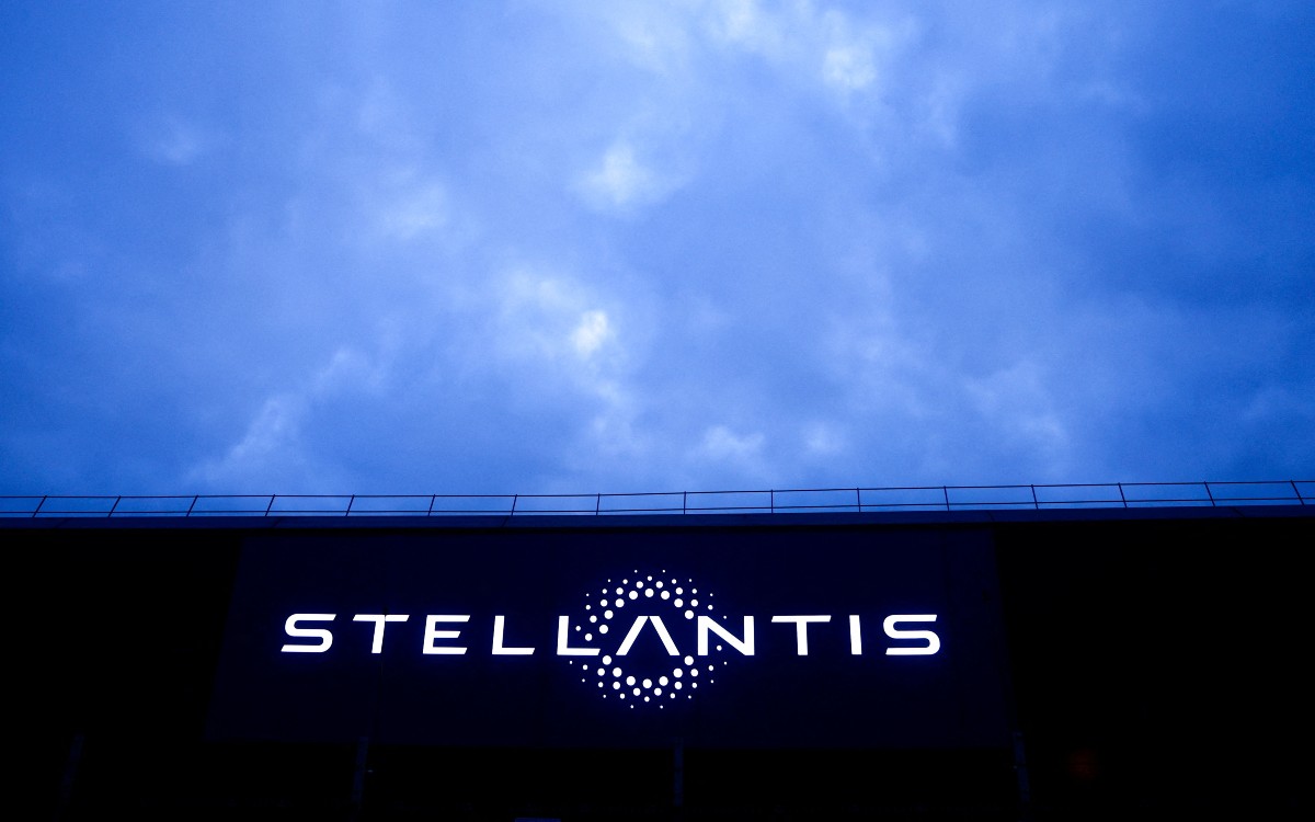 México admite solicitud de revisión de EU por supuesta violación de derechos en filial de Stellantis