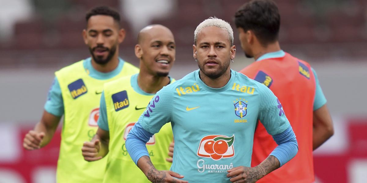 Neymar, falso nueve ante Japón