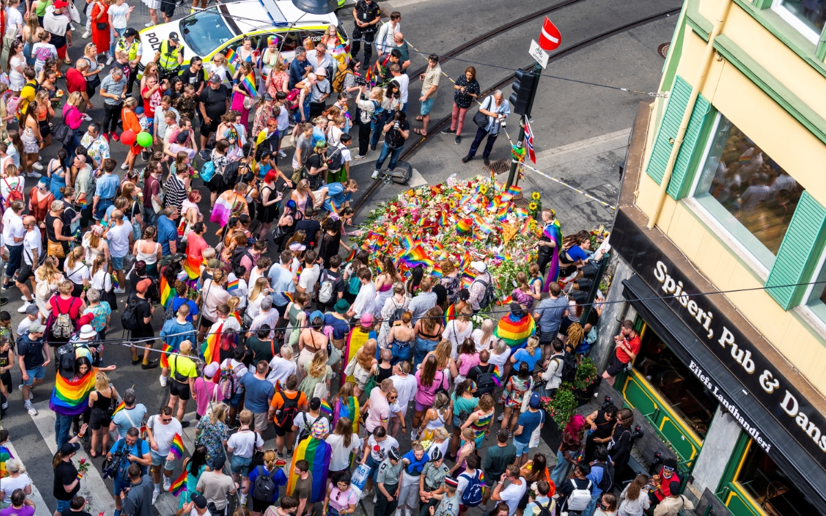 Noruega en alerta máxima terrorista tras tiroteo en bar gay