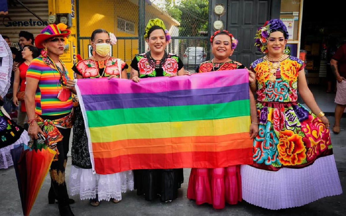 Oaxaca | Arriba la diversidad y abajo las injusticias claman en la marcha del Orgullo Muxe/lésbico en Juchitán