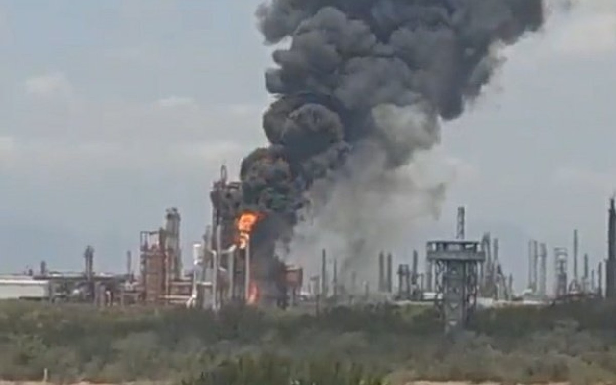 Pemex controla incendio en refinería Cadereyta, Nuevo León; no hay lesionados | Video