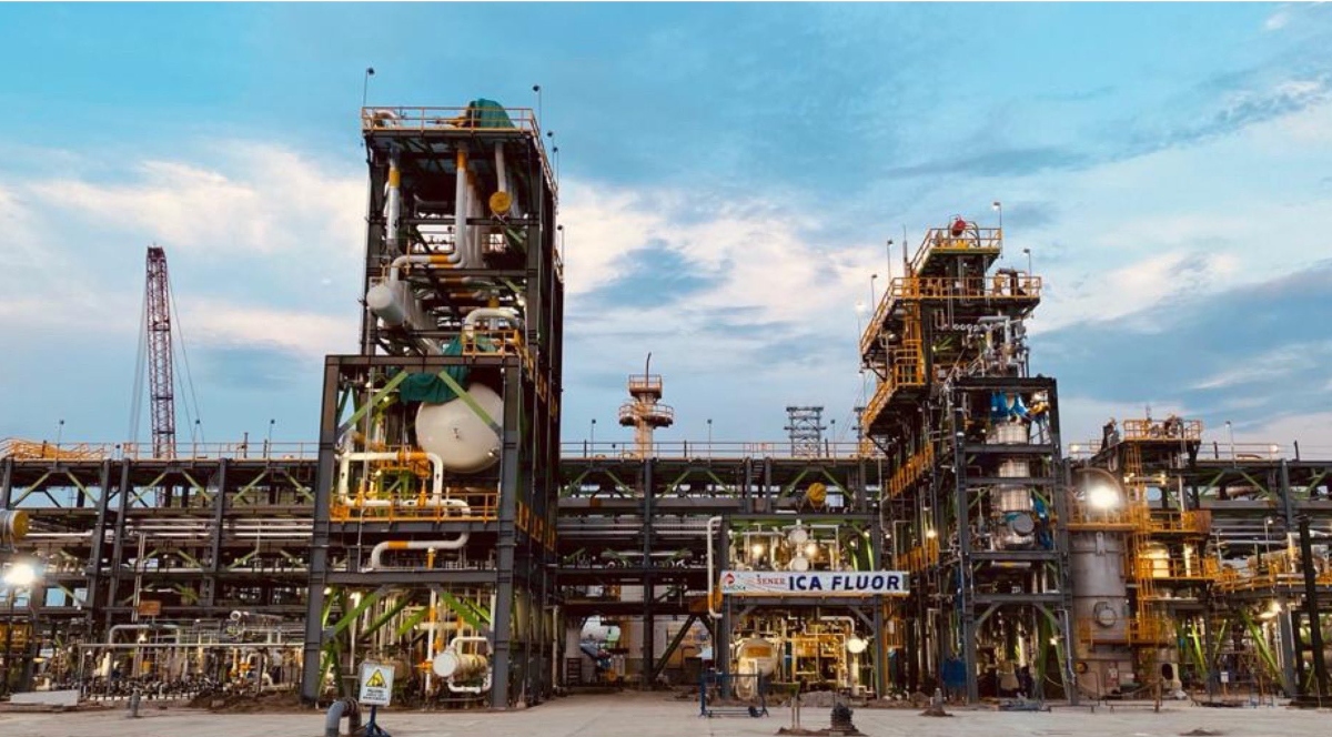 Refinería de Dos Bocas operará a su máxima capacidad hasta 2023, admite AMLO