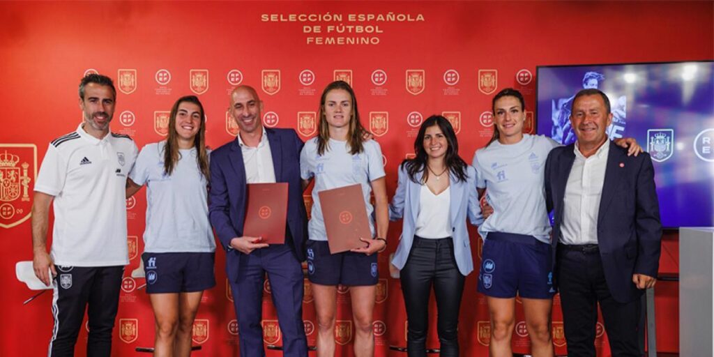 Rubiales anuncia la igualdad de condiciones económicas en el fútbol