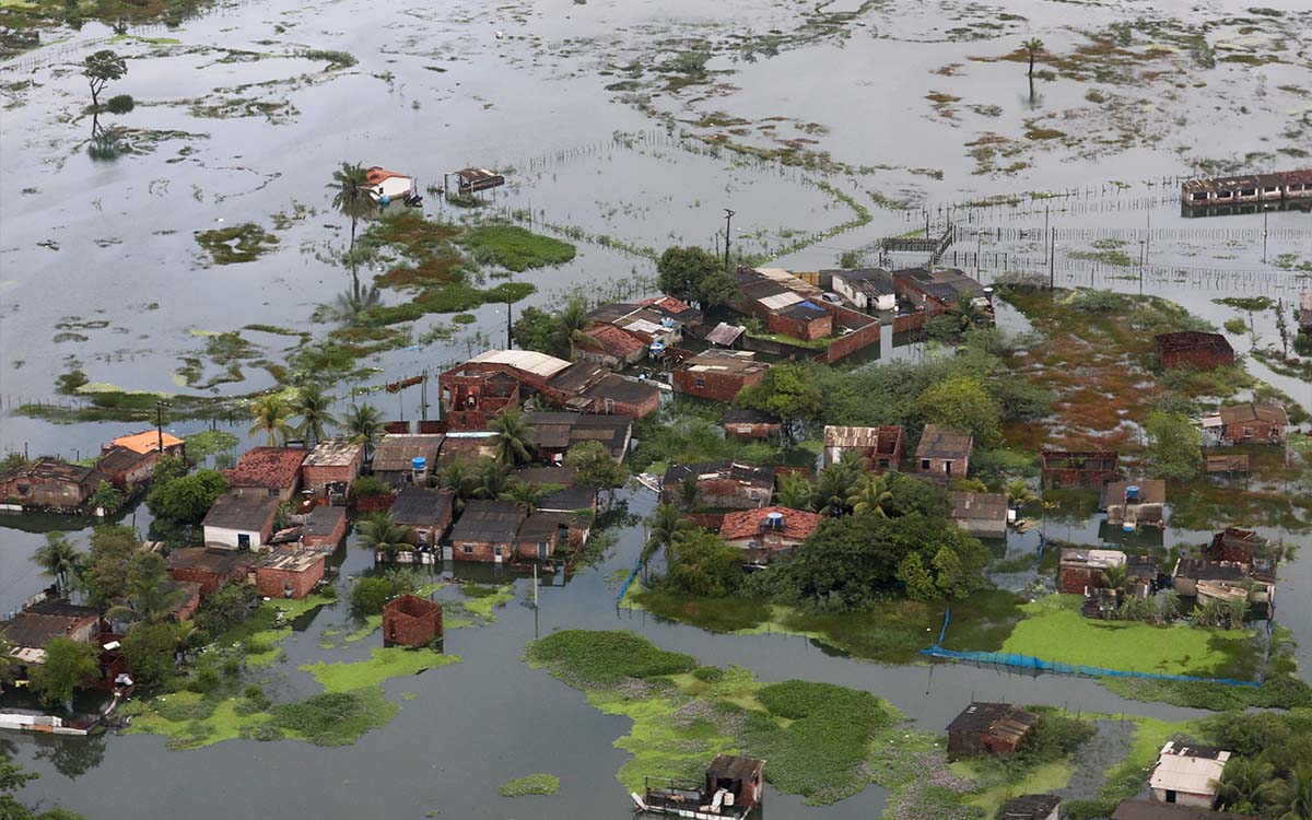 Suman 91 fallecidos y 26 desaparecidos tras lluvias en Brasil