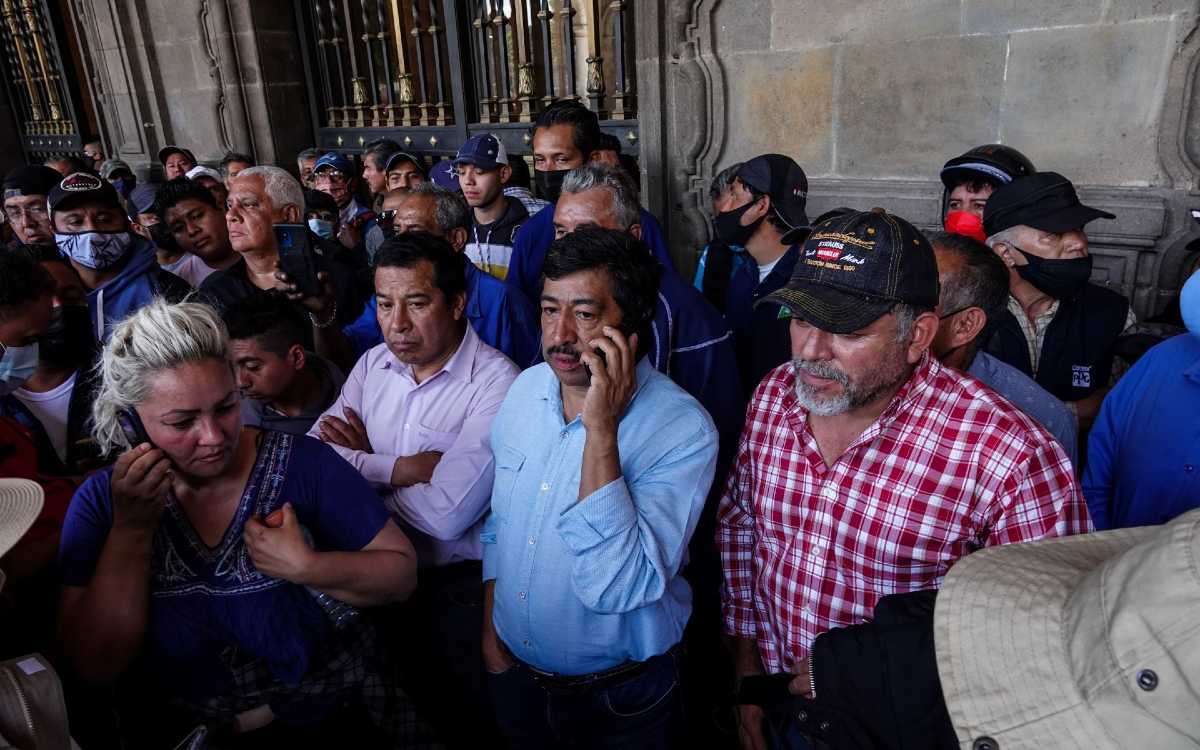 Tras 4 horas de bloqueos, transportistas llevan su protesta al Zócalo