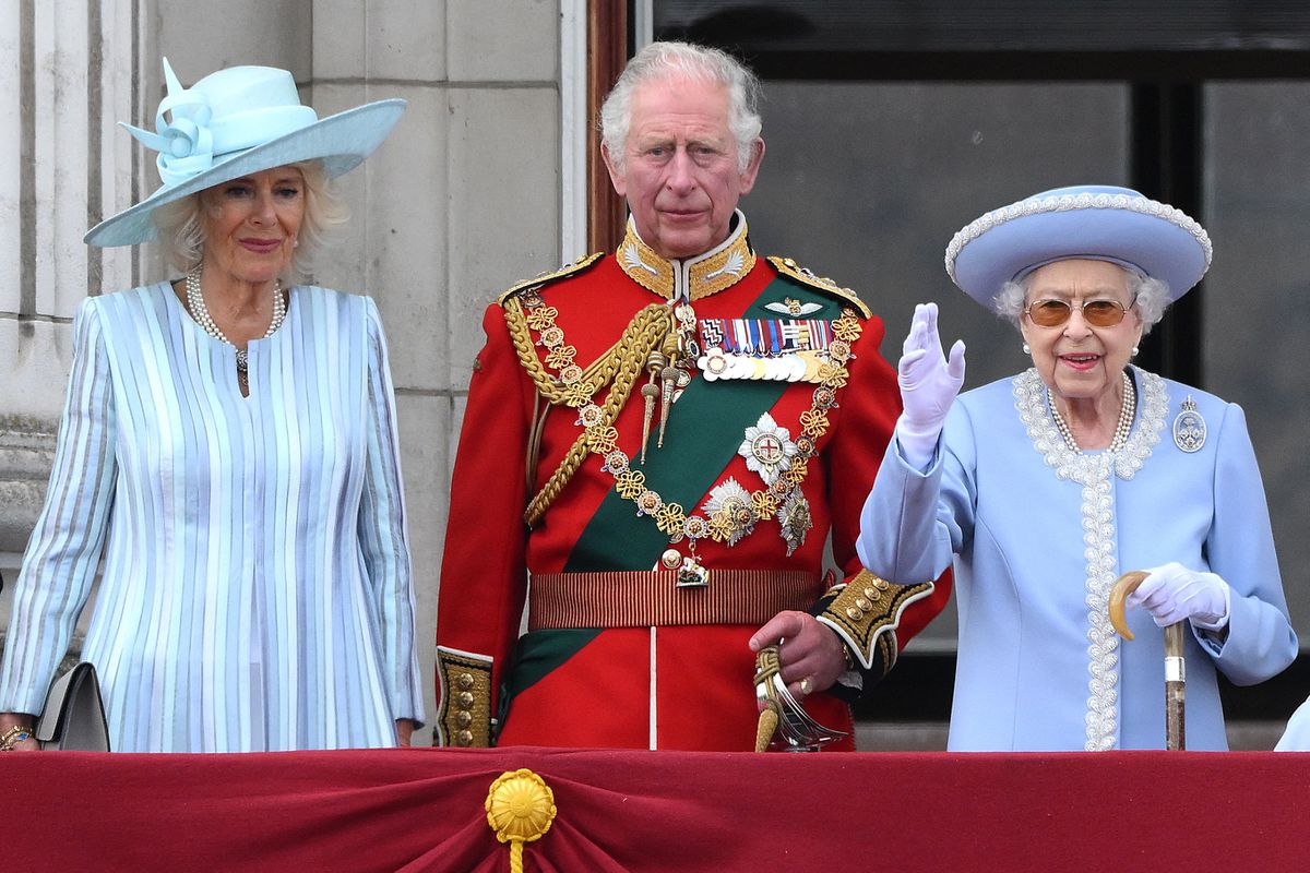 “Tres hurras por la reina”: el Reino Unido descubre que el mundo sigue prestándole atención