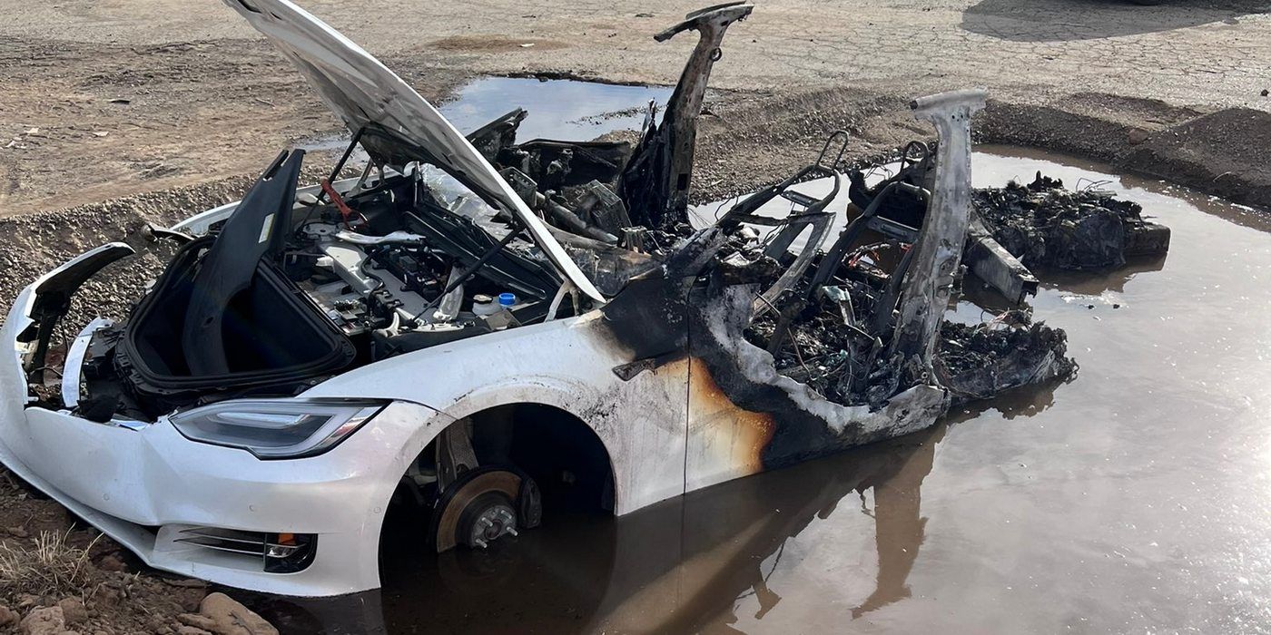 Un Tesla se incendió espontáneamente después de estar en un depósito de chatarra durante 3 semanas