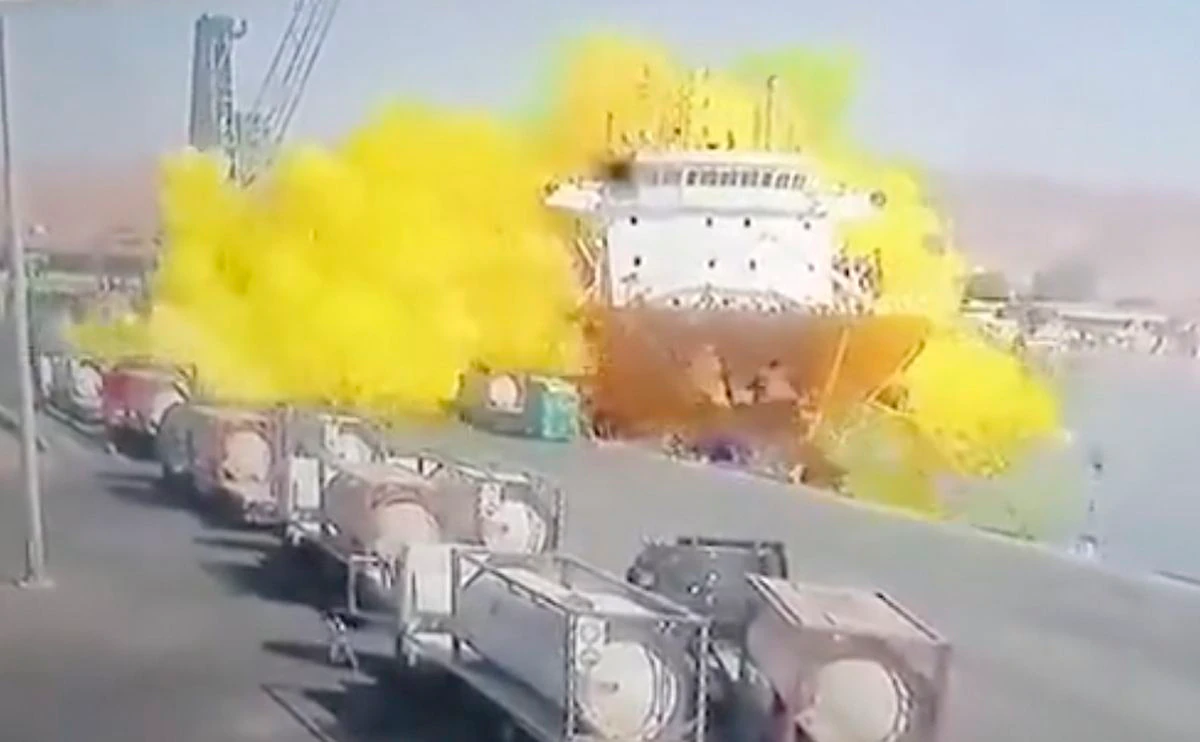 Una explosión de gas tóxico causa 12 muertos y 250 heridos en el puerto jordano de Áqaba