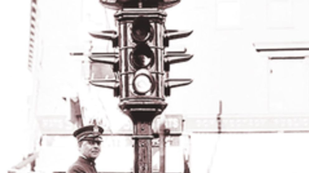 ¿Cuándo se instaló el primer semáforo de la historia?