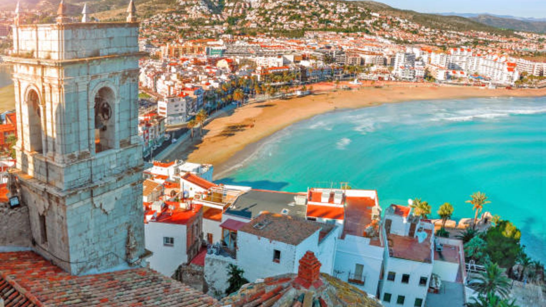 ¿Dónde viajar este verano en España? Estos son los 7 destinos más baratos y exóticos
