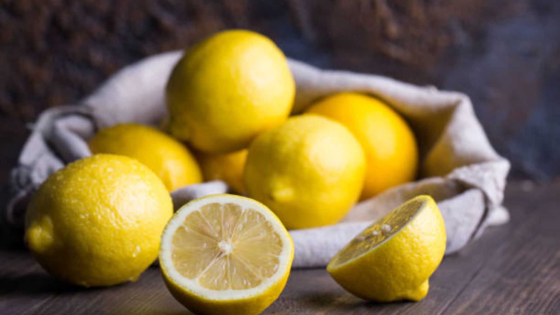 ¿Qué pasa si consumes mucho limón? ¡Te sacamos de dudas!