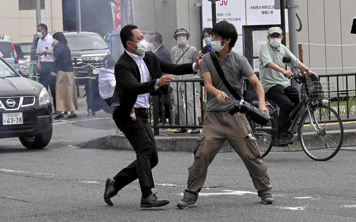 La policía japonesa admite fallos en la seguridad de Shinzo Abe; asesino 'eligió el arma más letal'
