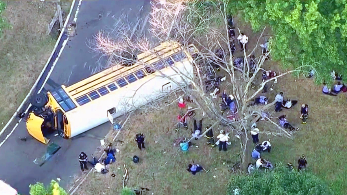 Accidente de bus escolar en EL Bronx, NY, deja más de 30 heridos
