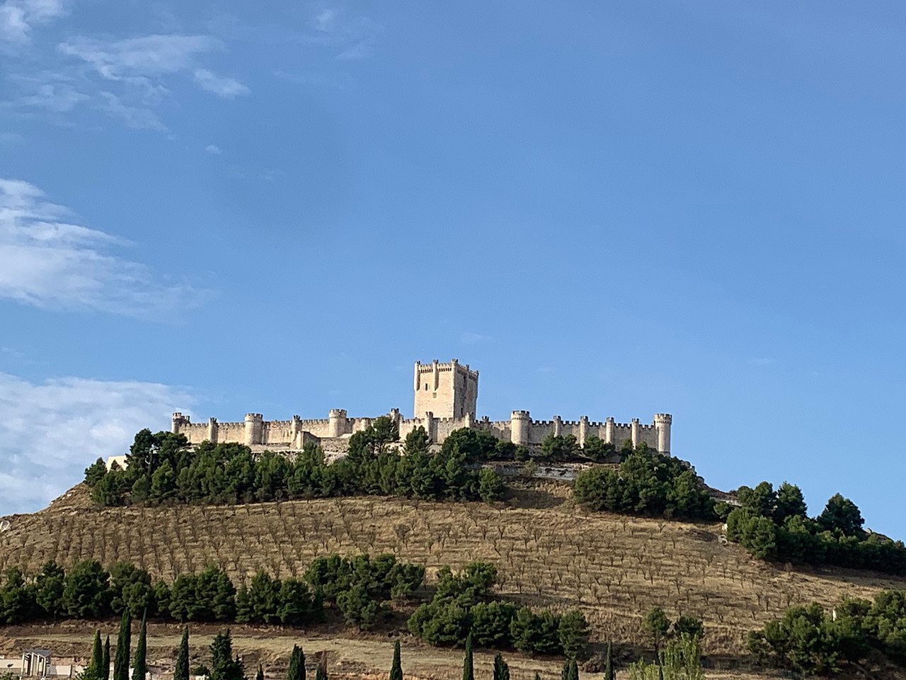 5 rutas para visitar este verano los castillos más impresionantes de España