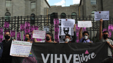 Activistas y comunidad LGBT+ protestan para exigir vacuna contra viruela del mono
