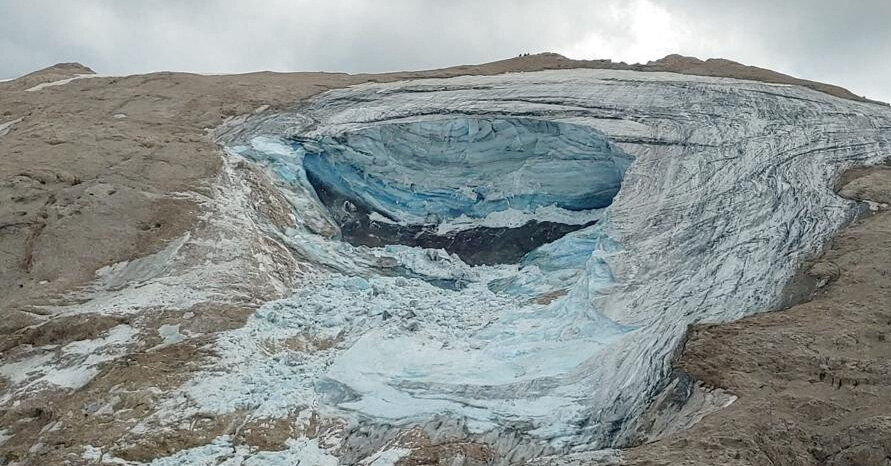 Al menos seis mueren en el derrumbe de un glaciar en los Dolomitas de Italia